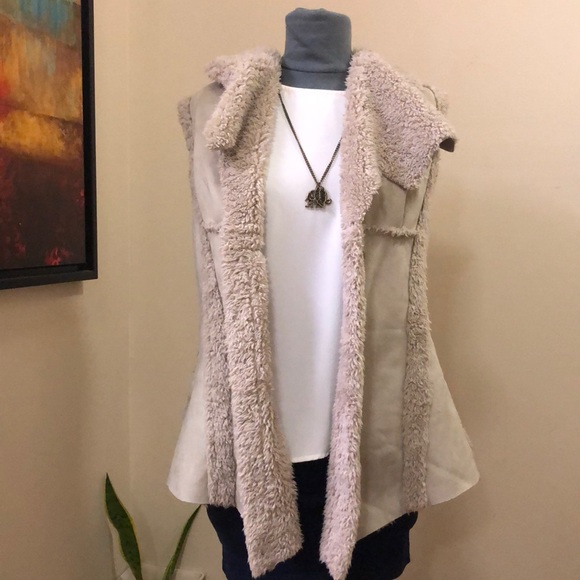 Really Cute Soft Vest by Dolce Cabo - Picture 2 of 2